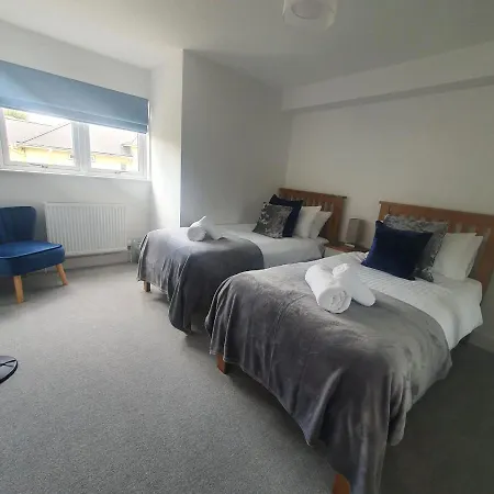 Bayvue & 7, The Bay House Apartment