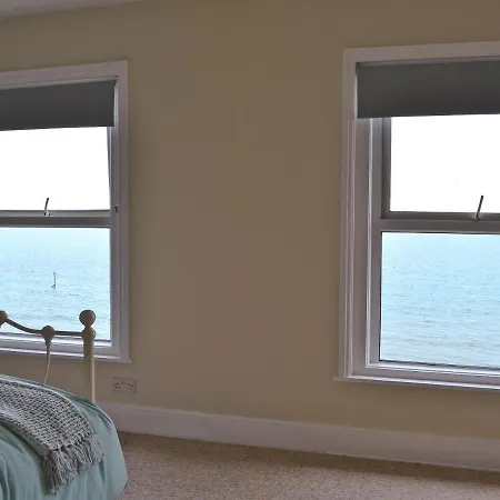 Holiday home Chine Bluff *