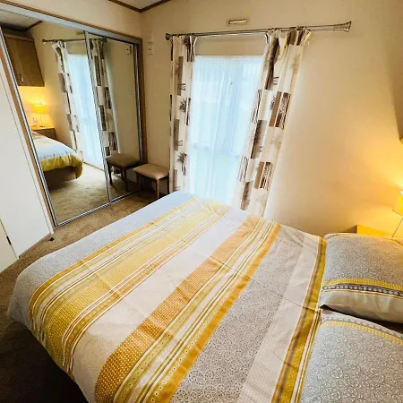 2 Bedroom Caravan Lg39, Shanklin, Isle Of Wight