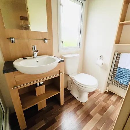 2 Bedroom Caravan Lg39, Shanklin, Isle Of Wight