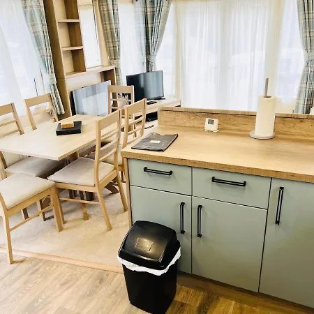 Luxury 2 Bedroom Caravan Mc35, Shanklin, Isle Of Wight *