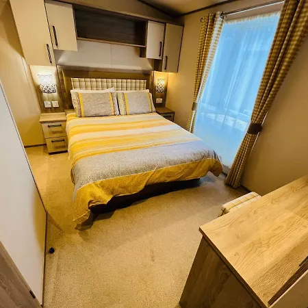 Luxury 2 Bedroom Caravan Mc35, Shanklin, Isle Of Wight * Shanklin