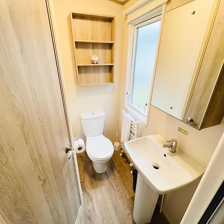 Luxury 2 Bedroom Caravan Mc35, Shanklin, Isle Of Wight * Shanklin