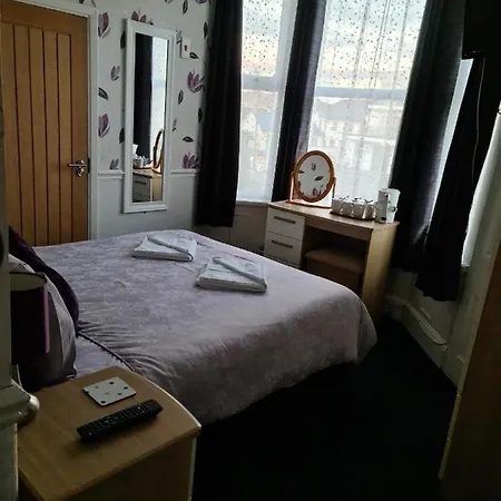 The Parkway Guest house *