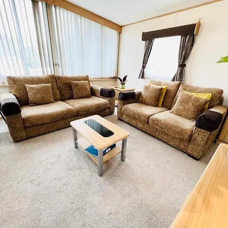 Apartment 2 Bedroom Caravan Lg39, Shanklin, Isle Of Wight