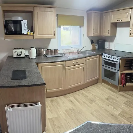 Apartment Deluxe Three Bedroom Caravan