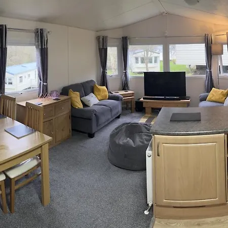 Deluxe Three Bedroom Caravan Apartment Shanklin