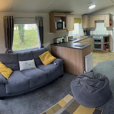 Deluxe Three Bedroom Caravan Apartment