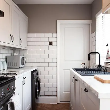 Luxurious Victorian With Garden + Parking Shanklin