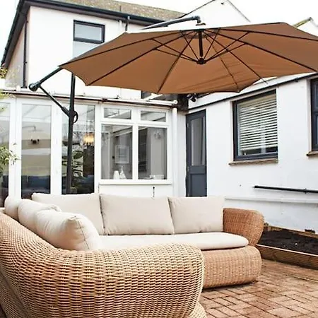 Luxurious Victorian With Garden + Parking