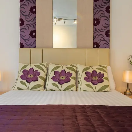 The Richmond - Adults Only 3*