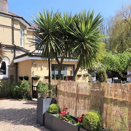 Foxhills Of Bed and breakfast 5*