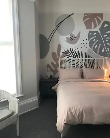 The St. Leonards 4*