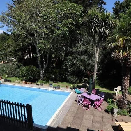 Apartment Beautiful 1-bedroom With Pool - Great Ferry Offers *