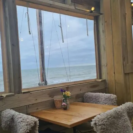 Apartment Beautiful 1-bedroom With Pool - Great Ferry Offers Shanklin