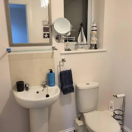 Beautiful 1-bedroom With Pool - Great Ferry Offers Apartment *