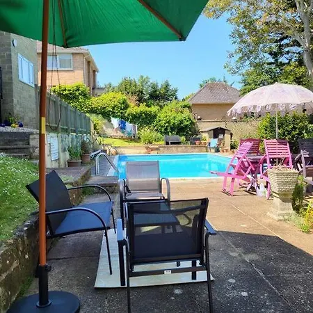 Apartment Beautiful 1-bedroom With Pool - Great Ferry Offers *