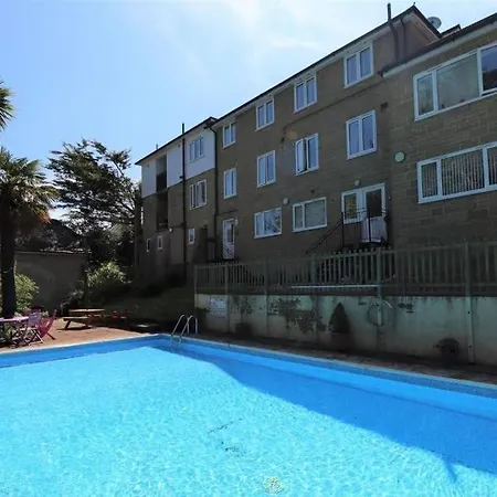 Beautiful 1-bedroom With Pool - Great Ferry Offers