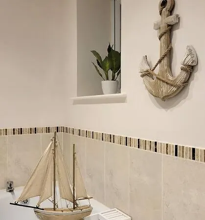 Beautiful 1-bedroom With Pool - Great Ferry Offers Apartment *