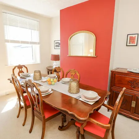 Holiday home 7 Hope Road
