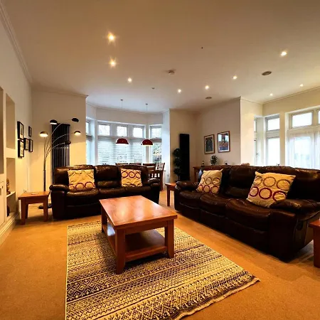 2 Manor - Ground Floor Overlooking Park In Old Village * Shanklin