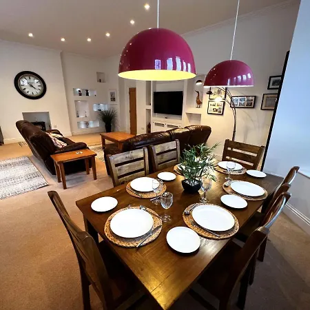 2 Manor - Ground Floor Overlooking Park In Old Village Shanklin