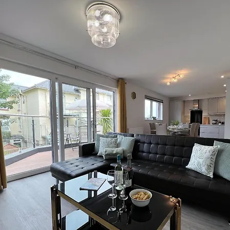 Apartment 4 The Bayhouse *