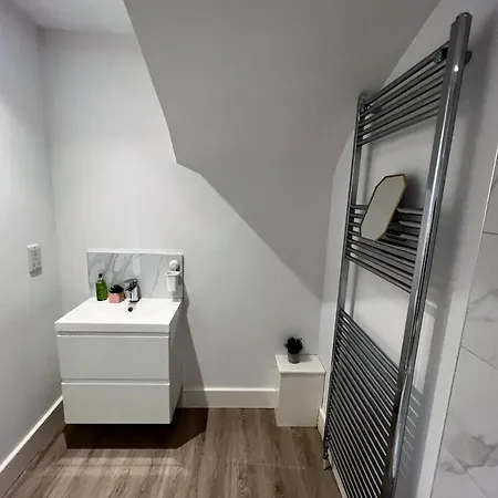 4 The Bayhouse Apartment
