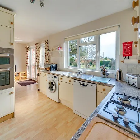4 Bed In Ic068 Holiday home