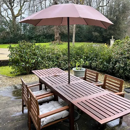 2 Manor - Ground Floor Overlooking Park In Old Village Apartment Shanklin