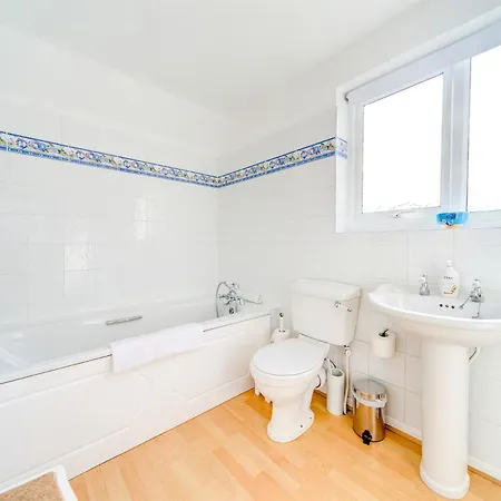 4 Bed In Ic068 Holiday home