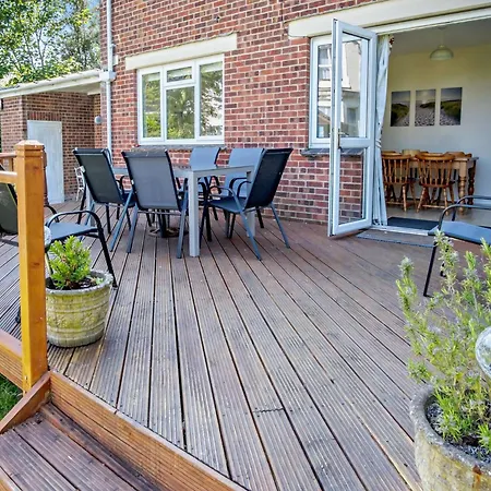 4 Bed In Ic068 Holiday home
