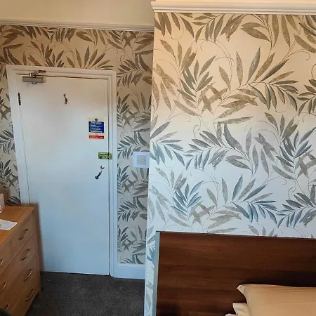 Brooke House 4*