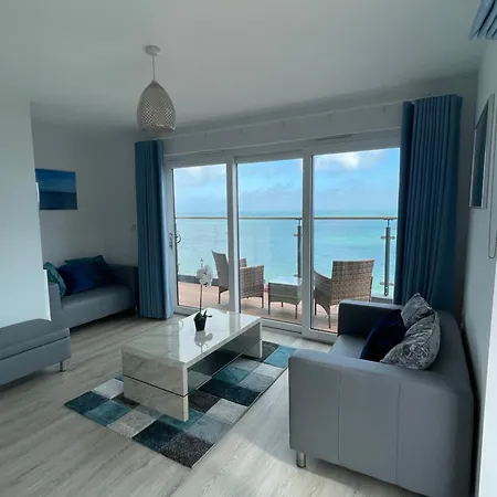 Bayvue & 7, The Bay House