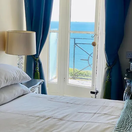 Mentone Hotel