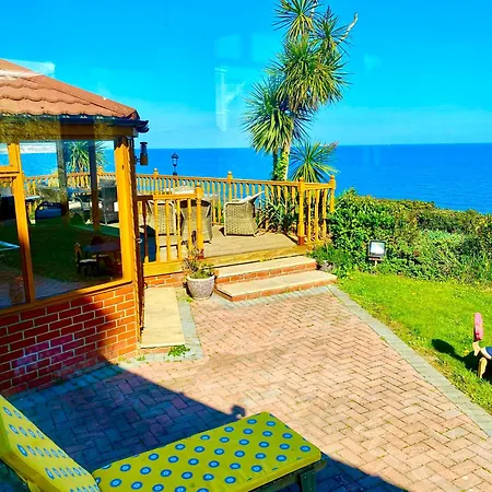 Mentone Hotel