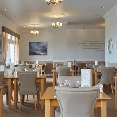 Luccombe Hall 4*