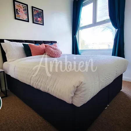 Quirky 2-5 Bed Isle Of Wight Escape! Pet Friendly & Ferry Deals #flamingotides Shanklin, Iow Apartment *