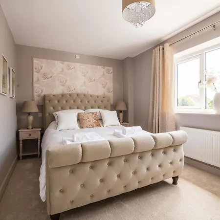 Holiday home Maycliffe