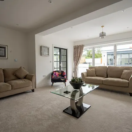 Maycliffe Holiday home *
