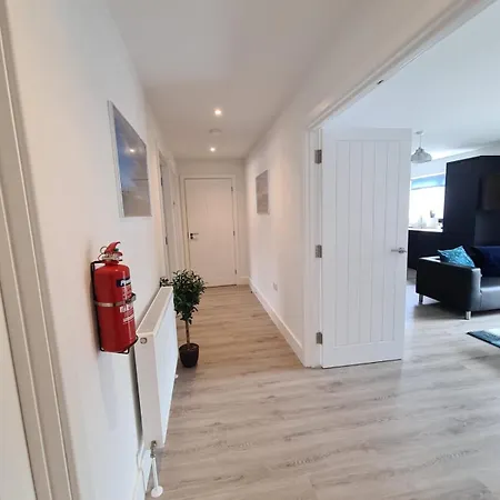 Bayvue & 7, The Bay House Apartment Shanklin