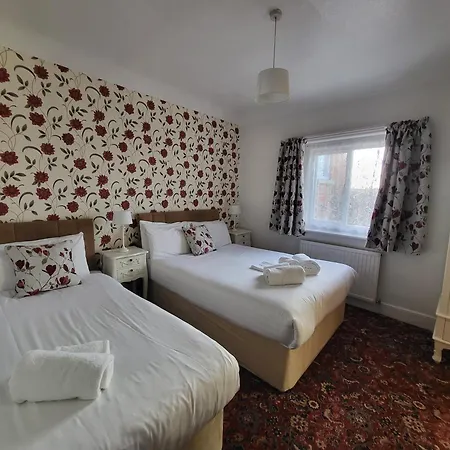 Eastmount Hall 3*