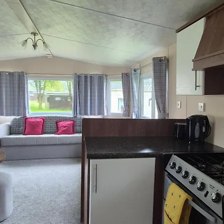 Excellent Static Caravan * Shanklin