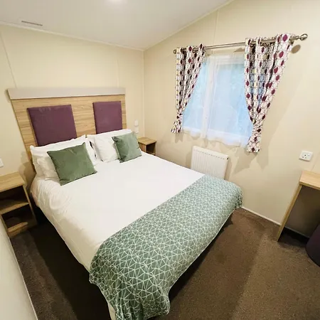 Holiday home 3 Bedroom Caravan Lg17, Shanklin, Isle Of Wight *