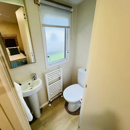 3 Bedroom Caravan Lg17, Shanklin, Isle Of Wight Holiday home