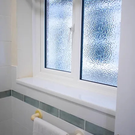 Shanklin Beach Hotel 3*