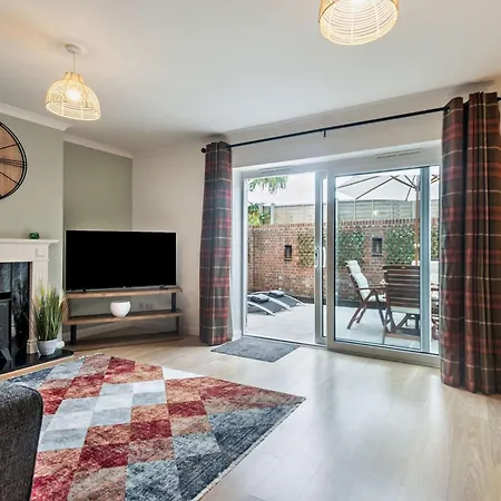3 Bed In 95205 *
