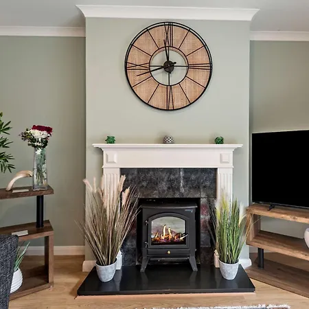 3 Bed In 95205 Shanklin