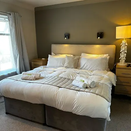 Hotel The Q 3*