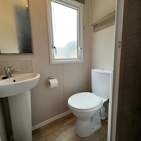 3 Bedroom Caravan Mc37, Shanklin, Isle Of Wight *